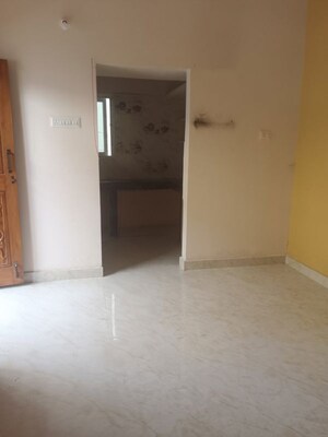Room in 2 BHK Apartment at Manikonda – for Rent
