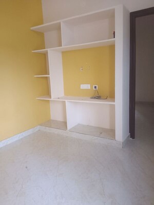 Room in 2 BHK Apartment at Manikonda – for Rent