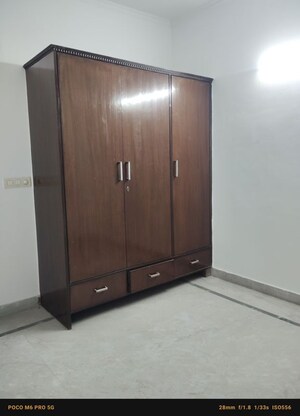Room in 1 BHK Builder Floor at Sector 45 – for Rent