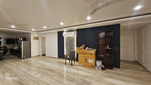 Room in 4 BHK Builder Floor at Parklands, Sector 85 – for Sale
