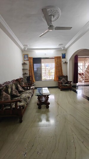 Living Room in 2.5 BHK Apartment at Hari Om Puram, Aundh – for Rent