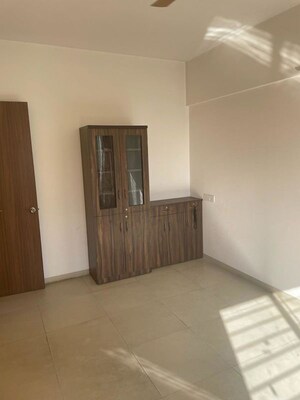 Room in 3.5 BHK Apartment at Pashankar Yin Yang, Kharadi – for Sale