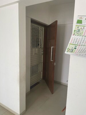 Room in 3.5 BHK Apartment at Pashankar Yin Yang, Kharadi – for Sale
