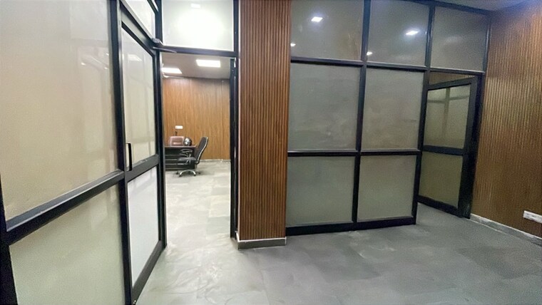 Room, okhla Commercial Office Space 1000 Sq.Ft. In Okhla Delhi 10650504