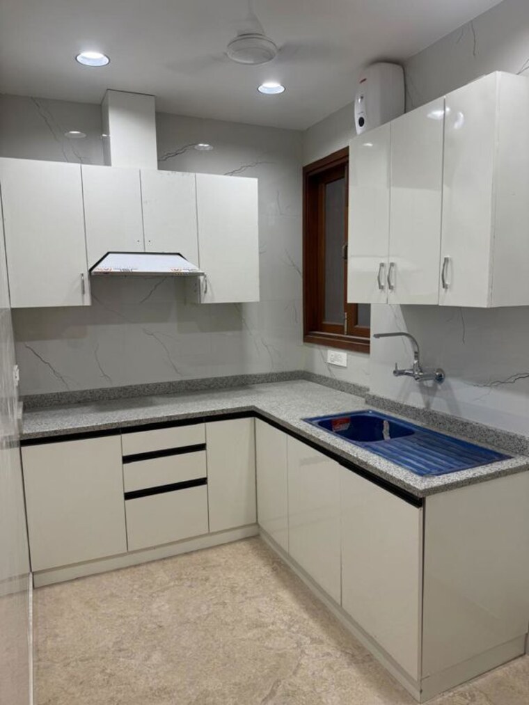 Kitchen, kalkaji 3.5 Bedroom 200 Sq.Yd. Builder Floor In Kalkaji Delhi 10650518