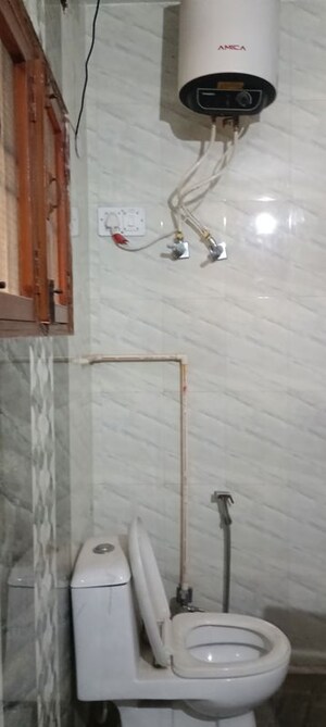 Room in 3 BHK Builder Floor at Hanuman Nagar Extension – for Rent