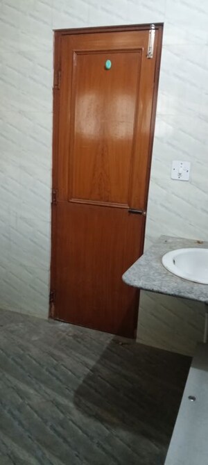 Furnished Amenities in 3 BHK Builder Floor at Hanuman Nagar Extension – for Rent
