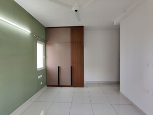Room in 3 BHK Apartment at Prestige Finsbury Park Regent, Bagaluru – for Rent