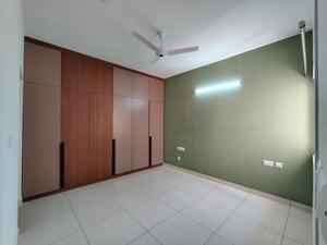 Room in 3 BHK Apartment at Prestige Finsbury Park Regent, Bagaluru – for Rent
