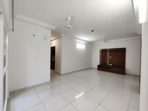 Room in 3 BHK Apartment at Prestige Finsbury Park Regent, Bagaluru – for Rent