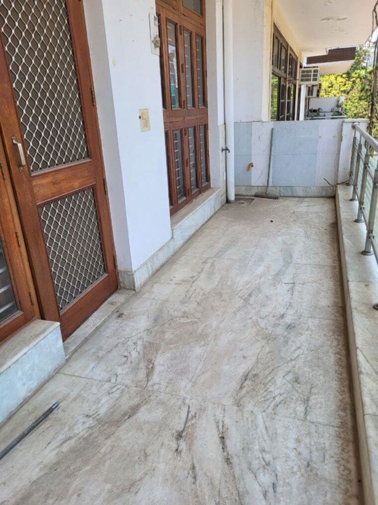 Balcony, sector 47 3 Bedroom 1300 Sq.Ft. Builder Floor In Sector 47 Gurgaon 10650629