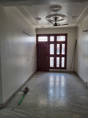 Room in 3 BHK Builder Floor at Sector 47 – for Rent