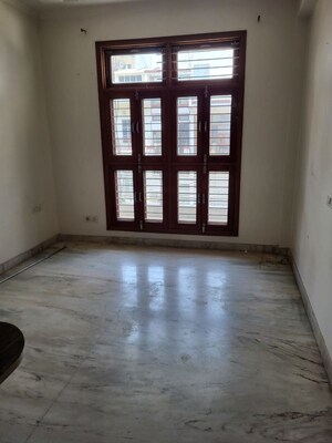 Room in 3 BHK Builder Floor at Sector 47 – for Rent