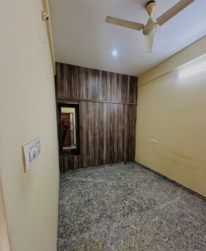 Room in 1 BHK Apartment at Shah Industrial Estate Chembur, Chembur – for Sale