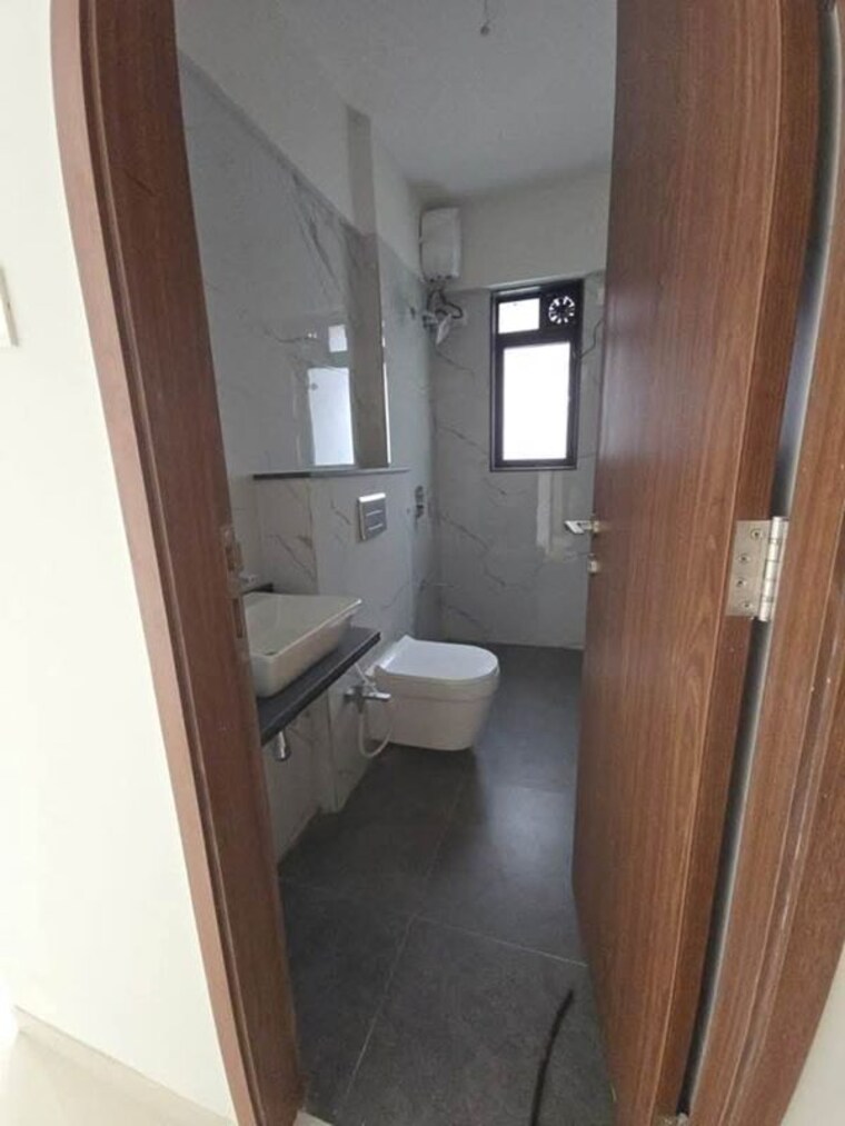 Bathroom, sindhi-society 2 Bedroom 1300 Sq.Ft. Apartment In Chembur Mumbai 10649539