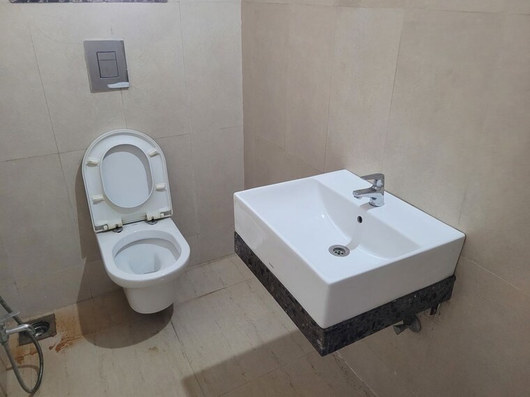Bathroom, galaxy-parijat 3 Bedroom 1500 Sq.Ft. Apartment In Bhosale Nagar Pune 10650631