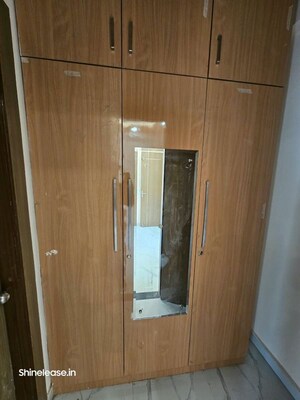 Furnished Amenities in 4 BHK Builder Floor at Sector 57 – for Rent