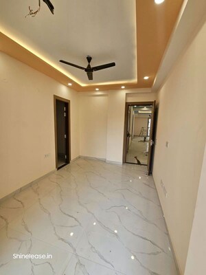 Room in 4 BHK Builder Floor at Sector 57 – for Rent