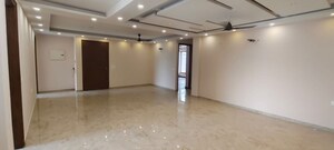 Room in 4 BHK Builder Floor at Sector 57 – for Rent