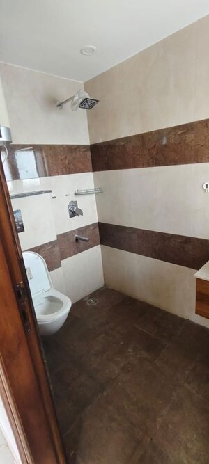 Kitchen in 4 BHK Builder Floor at Sector 57 – for Rent