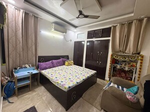 Bedroom in  Apartment at Vasant Apartment Mayur Vihar, Mayur Vihar 1 – for Rent