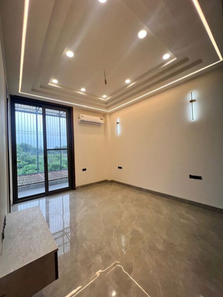 Room, puri-aman-vilas 3 Bedroom 180 Sq.Yd. Builder Floor In Sector 89 Faridabad 10650713