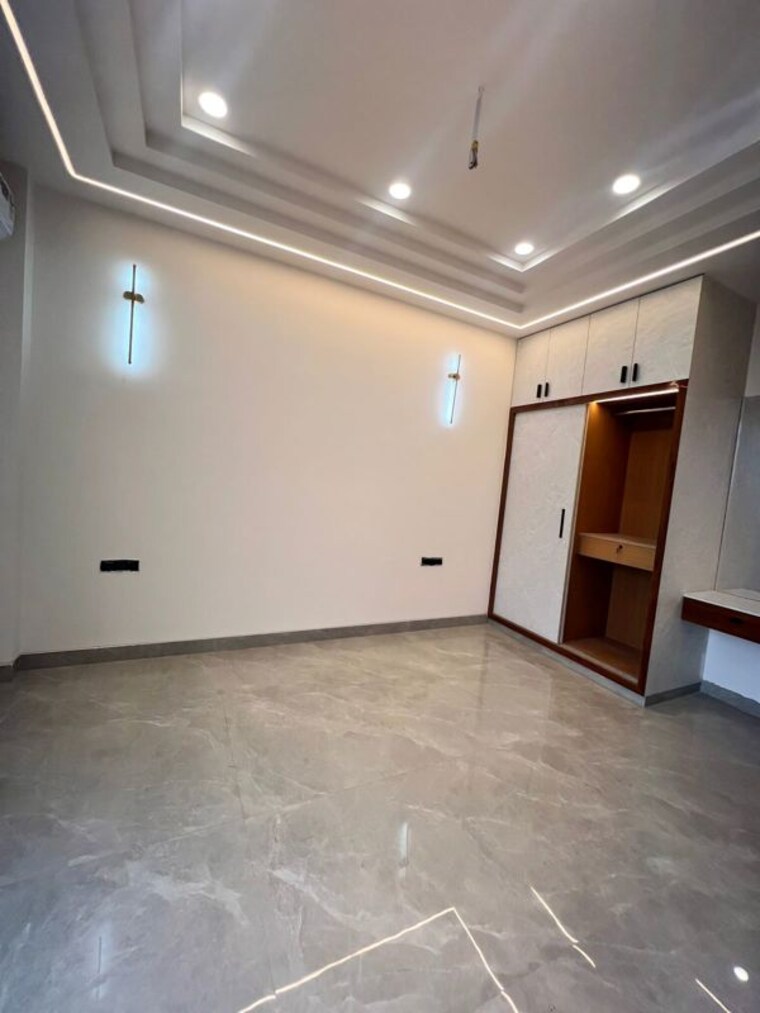 Room, puri-aman-vilas 3 Bedroom 180 Sq.Yd. Builder Floor In Sector 89 Faridabad 10650713