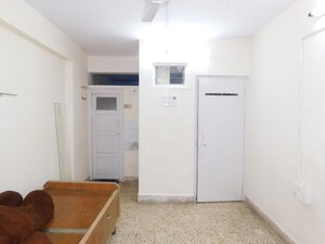 Room in 2 BHK Apartment at Shram Saphaly Apartment, Vile Parle West – for Rent