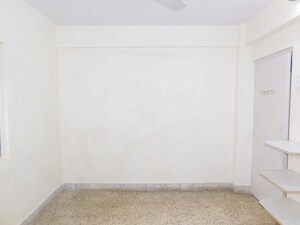 Room in 2 BHK Apartment at Shram Saphaly Apartment, Vile Parle West – for Rent