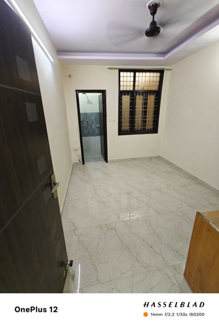 Room, mayur vihar 6+ Bedroom 2300 Sq.Ft. Apartment In Mayur Vihar Delhi 10650743