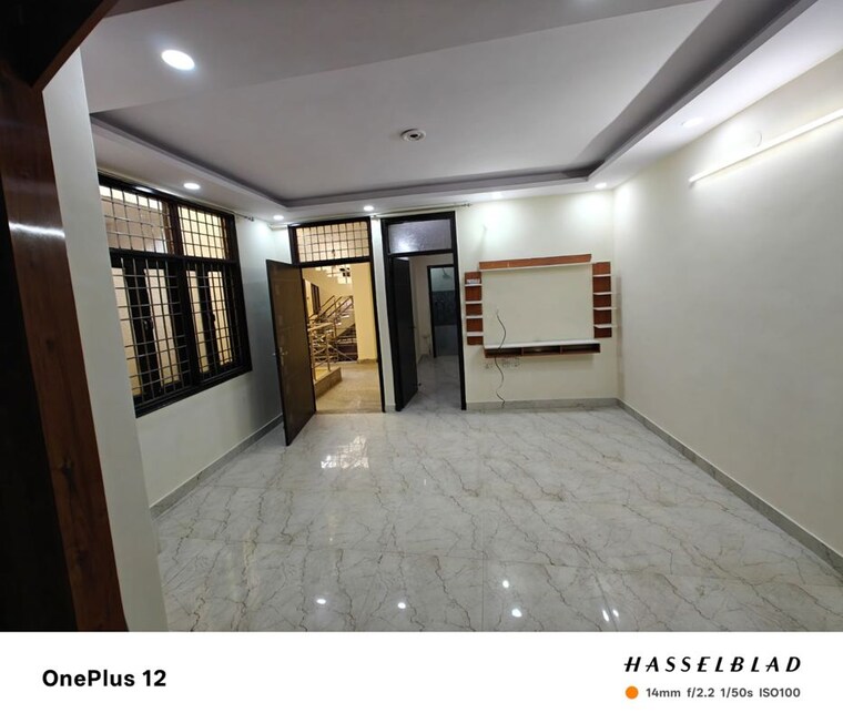 Room, mayur vihar 6+ Bedroom 2300 Sq.Ft. Apartment In Mayur Vihar Delhi 10650743