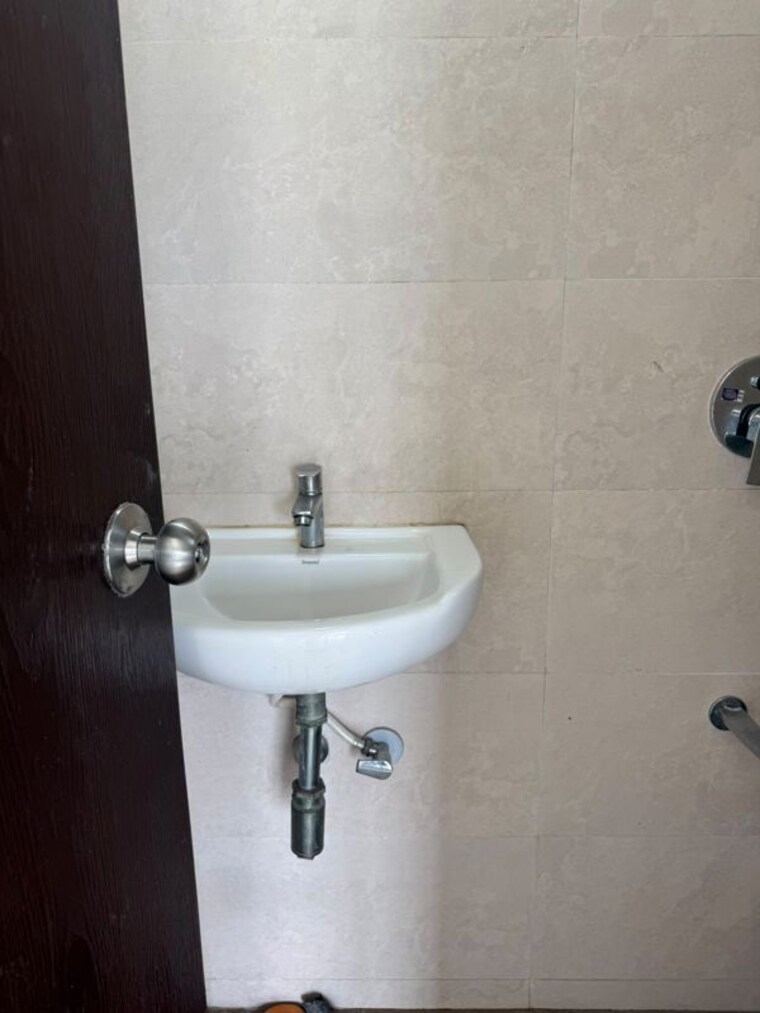 Bathroom, bhoomi-samarth-b-wing 1 Bedroom 451 Sq.Ft. Apartment In Goregaon East Mumbai 10650761