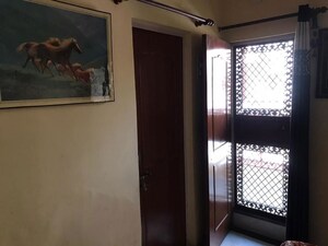 Room in 3.5 BHK Apartment at Nextra The Address, Mayur Vihar 1 – for Rent