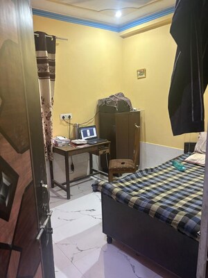 Room in 6 BHK Independent House at Roshan Nagar – for Sale