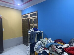 Room in 6 BHK Independent House at Roshan Nagar – for Sale