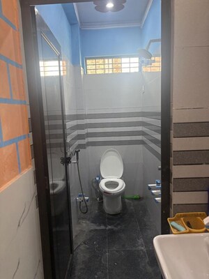 Bathroom in 6 BHK Independent House at Roshan Nagar – for Sale
