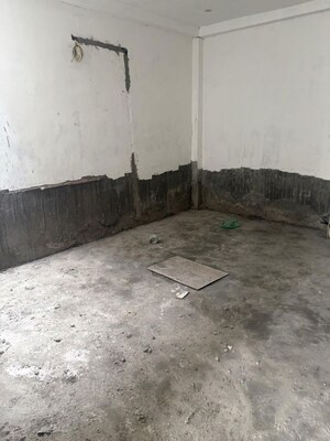 Room in 6 BHK Independent House at Roshan Nagar – for Sale