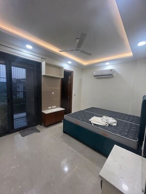 Room in 2 BHK Builder Floor at Lajpat Nagar – for Rent