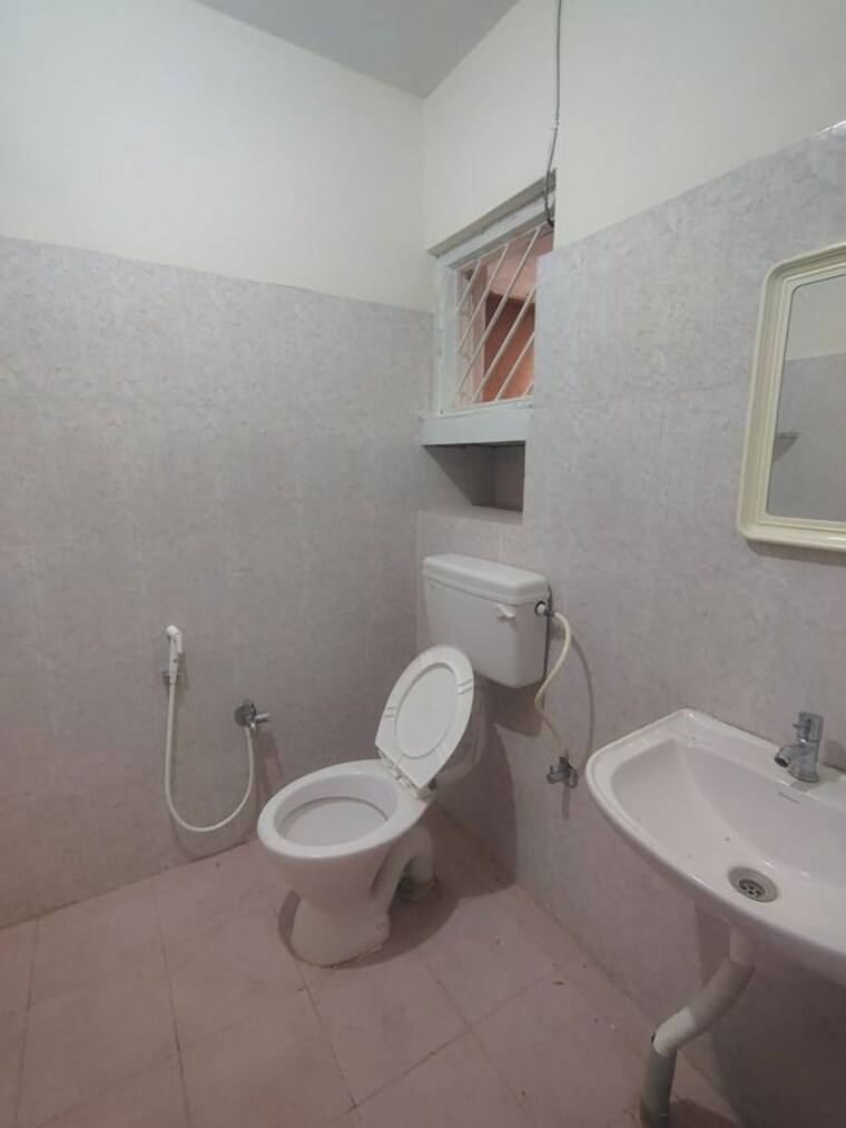 Bathroom, hsr layout 2 Bedroom 1200 Sq.Ft. Independent House In Hsr Layout Bangalore 10650805