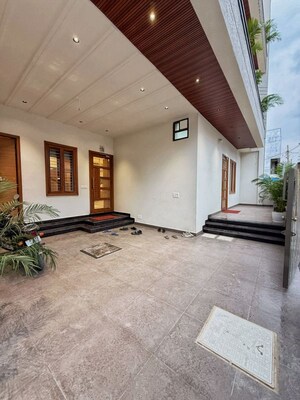 Parking in 5 BHK Independent House at Ajmer Road – for Sale