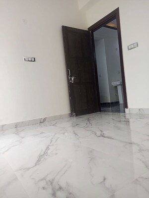 Room in 2 BHK Apartment at Bhagwati Apartments Noida, Sector 73 – for Sale