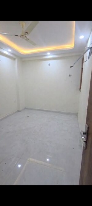 Bathroom in 1 BHK Builder Floor at Palm Residency Chhatarpur, Chattarpur – for Rent