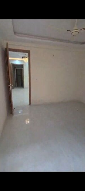 Room in 1 BHK Builder Floor at Palm Residency Chhatarpur, Chattarpur – for Rent