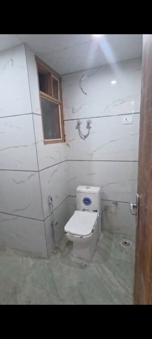 Bathroom in 1 BHK Builder Floor at Palm Residency Chhatarpur, Chattarpur – for Rent