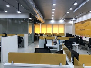  Office Space For Rent in Palasia Square