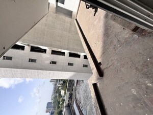 Furnished Amenities in 1 BHK Apartment at Gauri Excellency, Kandivali West – for Rent