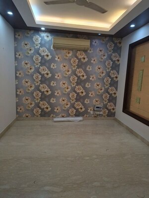 Room in 3 BHK Builder Floor at Green Park – for Rent