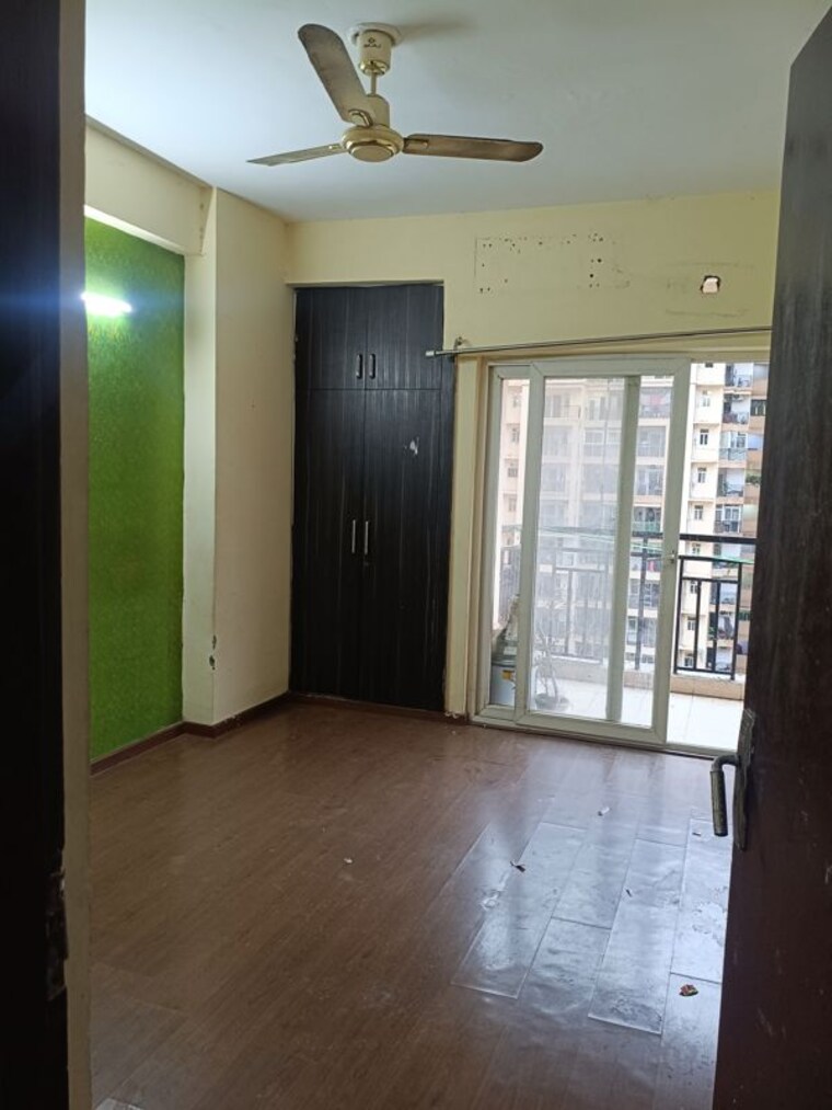 Room, galaxy-north-avenue-ll 2.5 Bedroom 1175 Sq.Ft. Apartment In Gaur City 2 Greater Noida 10650880