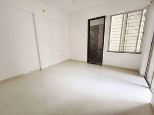 Room in 2 BHK Apartment at Majestique 38 Park Majestique, Undri – for Rent