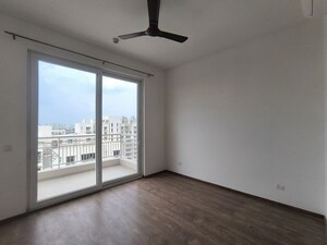 Room in 3.5 BHK Apartment at Vatika Sovereign Park, Sector 99 – for Rent
